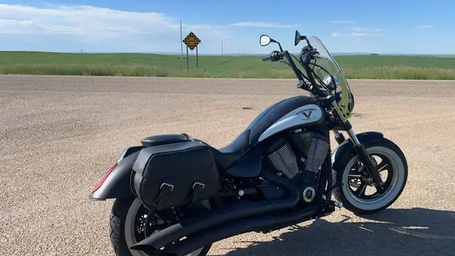 2014 Victory highball in Street, Cruisers & Choppers in Medicine Hat - Image 3