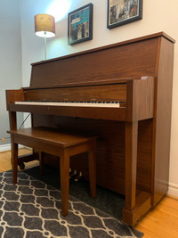 Kawai studio upright Piano 