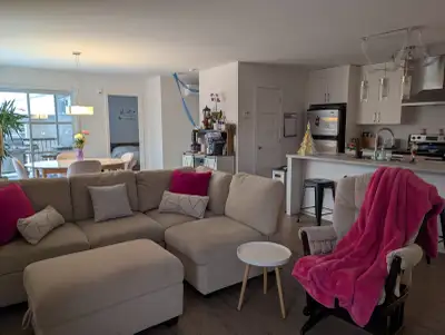 Cessation de bail ..granby....libre a partir du 1 mars 2026 ... 4 1/2 .. 3 ième étage ... ascenseur....