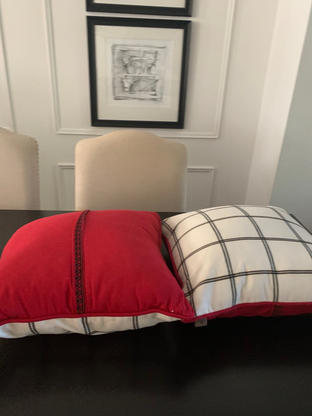 Beaver Canoe cushions in Home Décor & Accents in City of Toronto