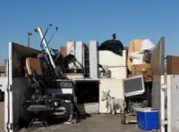 Trash & junk removal & deck/shed demolition call/text6474951032