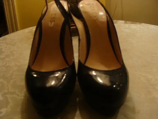 Souliers de marque Guess, en cuir vernis, pointure 8.5 in Women's - Shoes in Laval / North Shore - Image 11