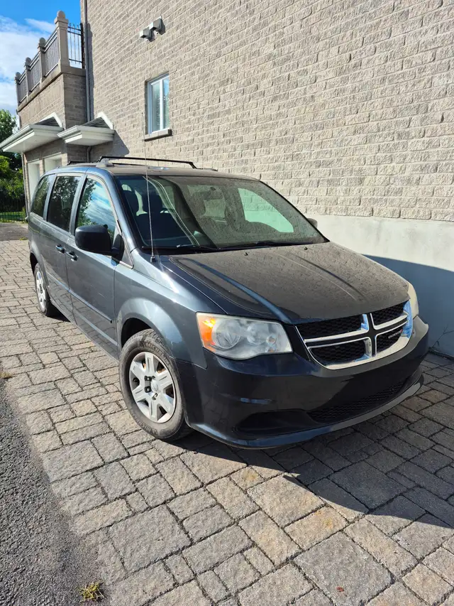 2012 Dodge Grand Caravan in good condition