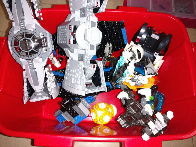 100% genuine RANDOM Lego set (95-100% finished) bulk lot by pond in Toys & Games in City of Toronto - Image 3