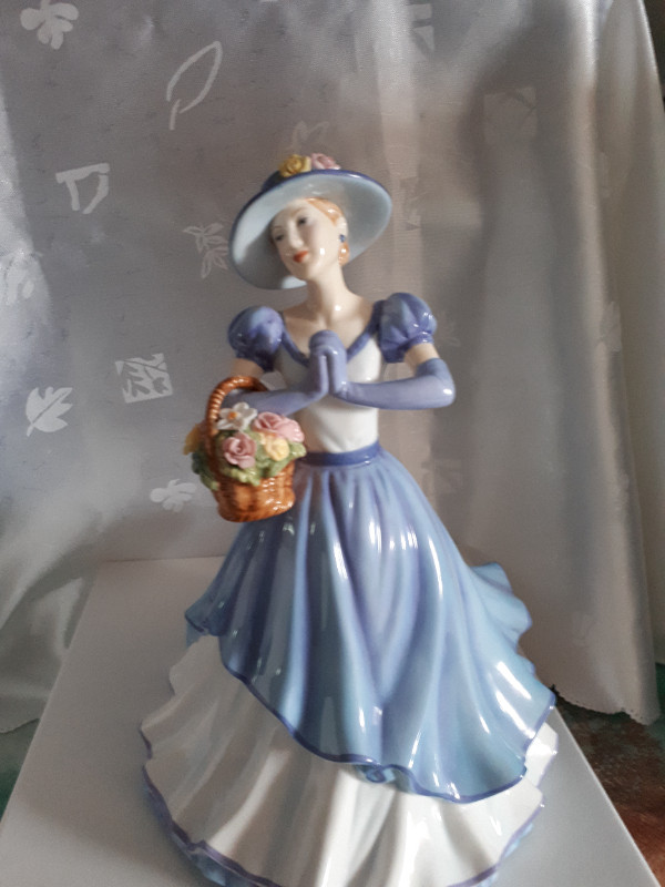 figurine royal doulton AMY dans Art et objets de collection  à Sherbrooke - Image 2