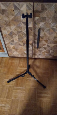 Yorkville Single Guitar Stand