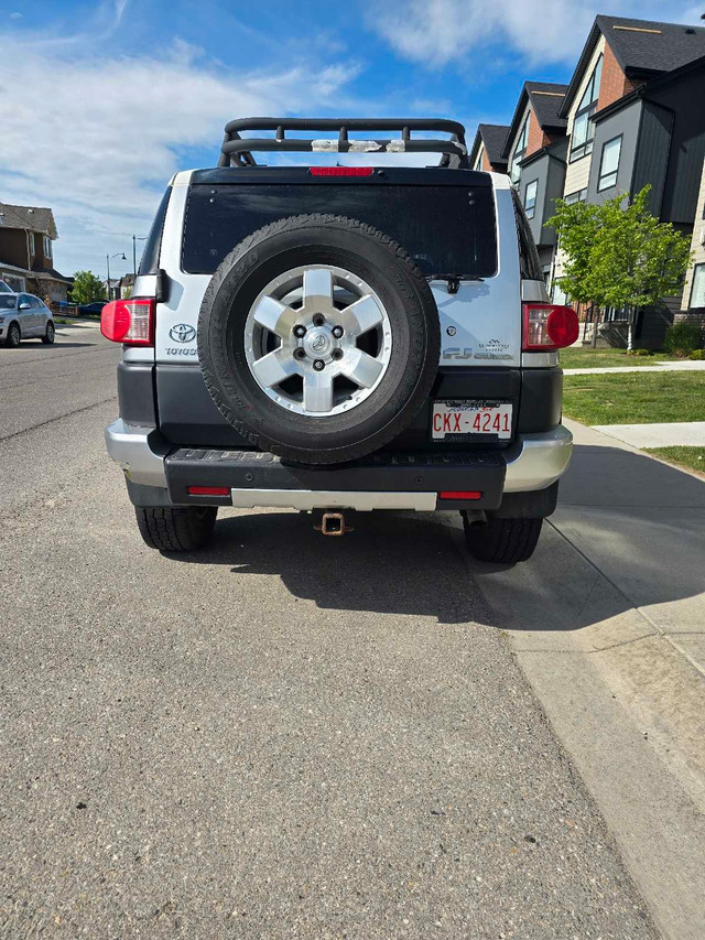2007 Toyota FJ in Cars & Trucks in Calgary - Image 3