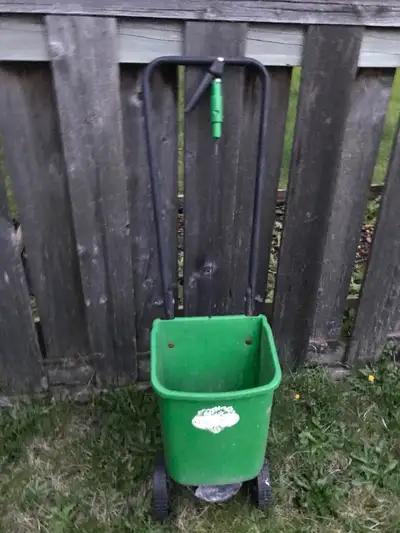 Seed / fertilizer spreader, View more