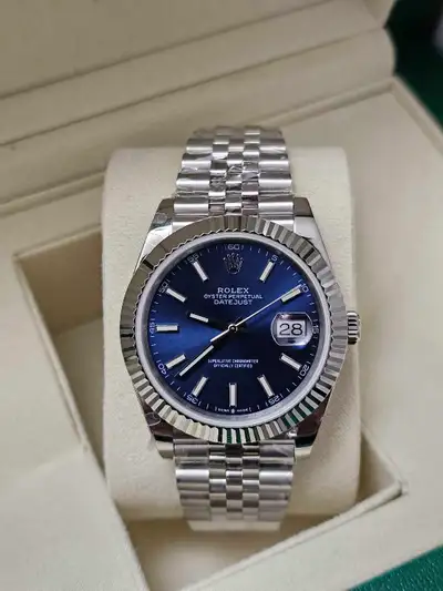 Text/call 289-989-2540 for quick replies Selling a Ro|ex Datejust 41mm watch (looks,moves and weighs...