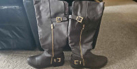 BROWN RIDING BOOTS