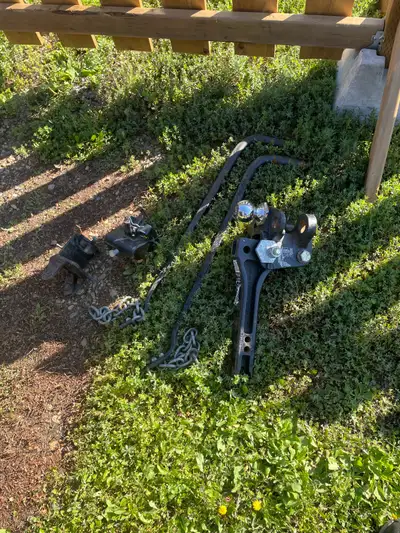 I'm selling a used Reese weight distribution hitch, complete with all the necessary components for s...