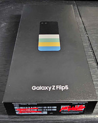 Samsung Galaxy Z Flip5 in Exclusive Green (512 GB) Bundle