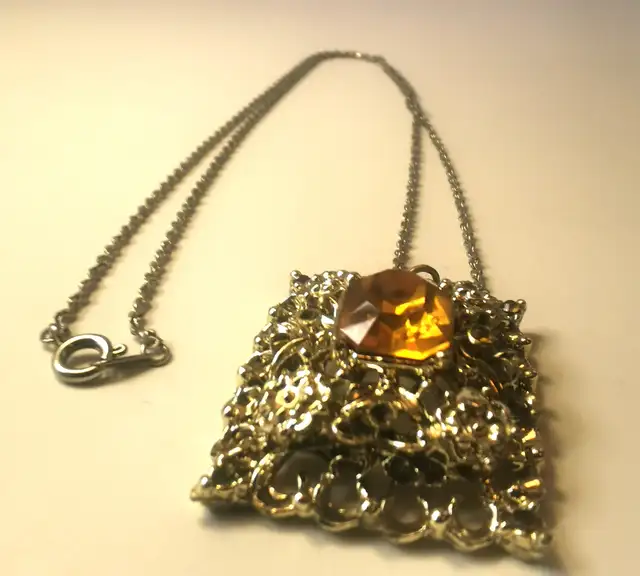 Vintage 80s Statement Necklace Citrine Glass Pendant Retro Costu in Jewellery & Watches in Markham / York Region - Image 9