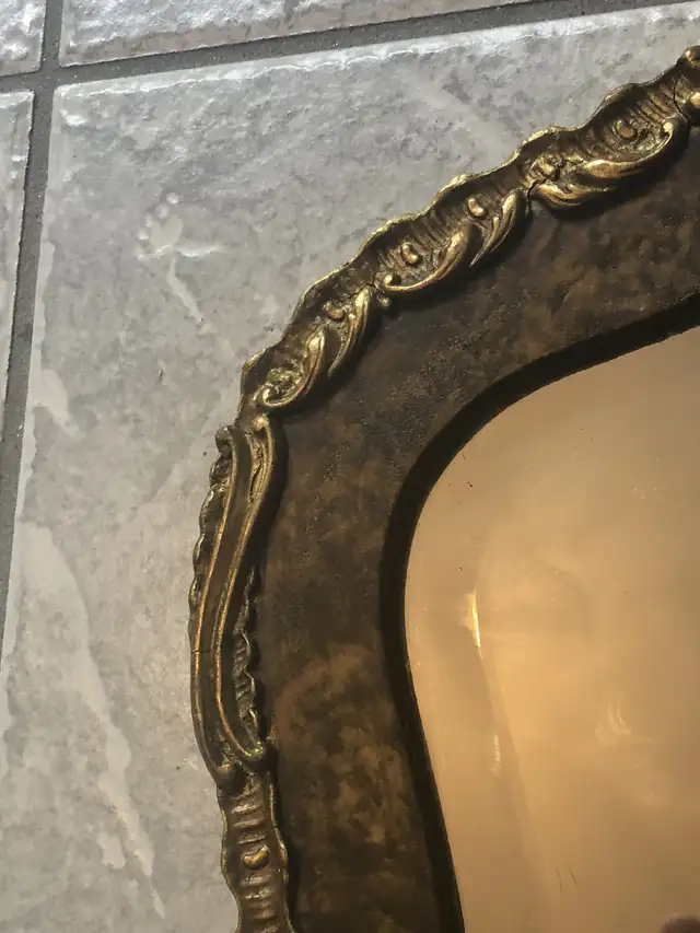 Antique wood & gilded stucco wall mirror.18”x17”. in Home Décor & Accents in Markham / York Region - Image 5