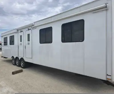 OPEN TO FAIR OFFERS! NEED IT GONE BEFORE WINTER! Looking to sell a 2 office trailer. It is similiar...