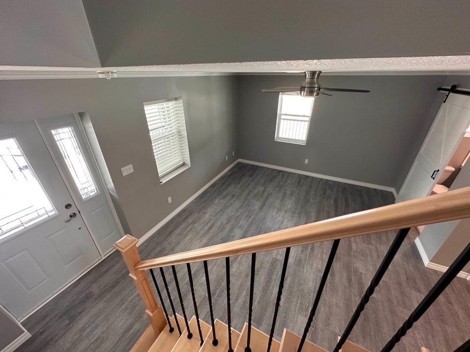 Bright Spacious 1BR in Duplex 4