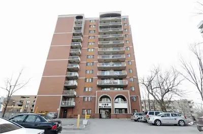 Location, Location, Location, a beautiful 2-bedroom Apartment, Steps away to Billings Bridge Mall in...