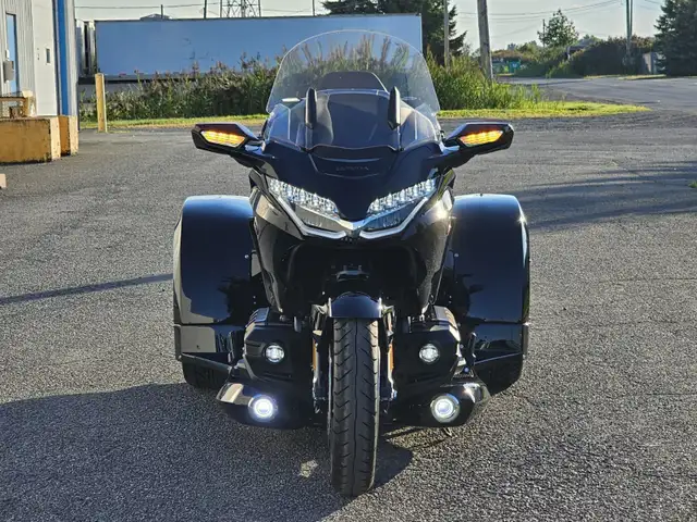 2023 Honda goldwing gl1800 dct motor trike 2624 km seulement in Touring in Longueuil / South Shore - Image 9