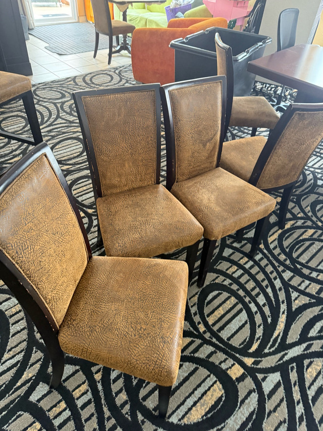 chairs and tables in Other Tables in Owen Sound - Image 3