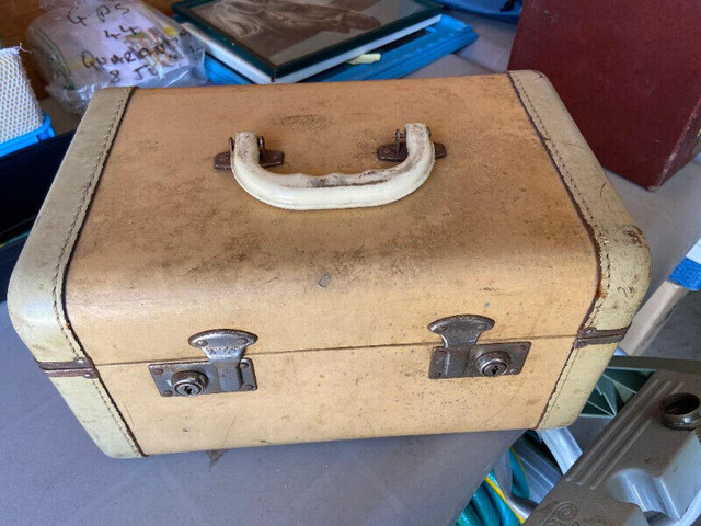 Beige/Yellow Makeup/Vanity Case - ruth in Arts & Collectibles in Owen Sound