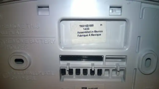 Honeywell TH6110D1005 Thermostat in Indoor Lighting & Fans in Mississauga / Peel Region - Image 8