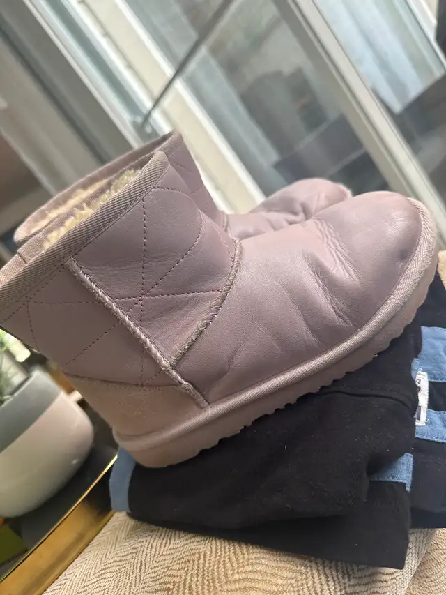 Ugg Boots Kids in Kids & Youth in Oakville / Halton Region - Image 4