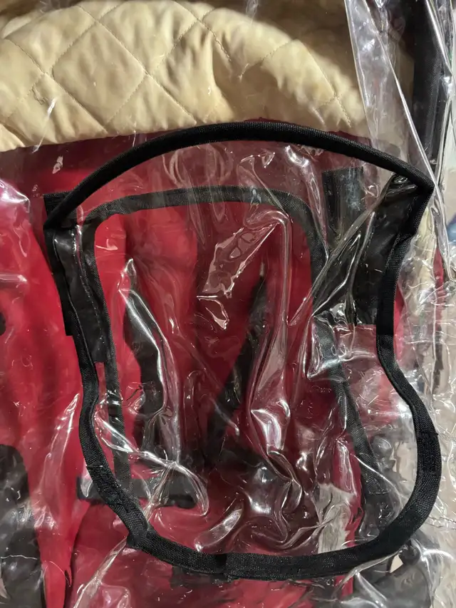 Bugaboo stroller cover plastic  in Strollers, Carriers & Car Seats in Markham / York Region - Image 3