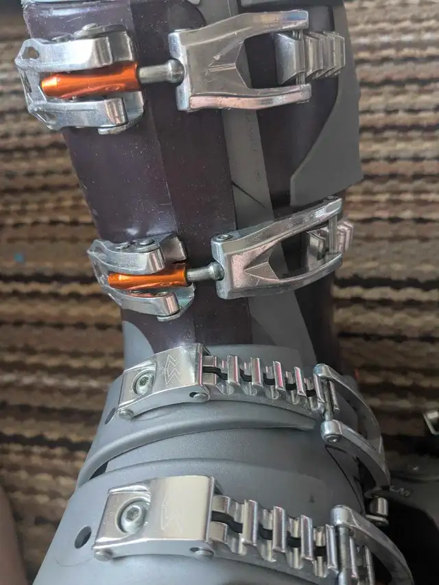 garmont sz 28 touring/downhill ski boots in Ski in Banff / Canmore - Image 5