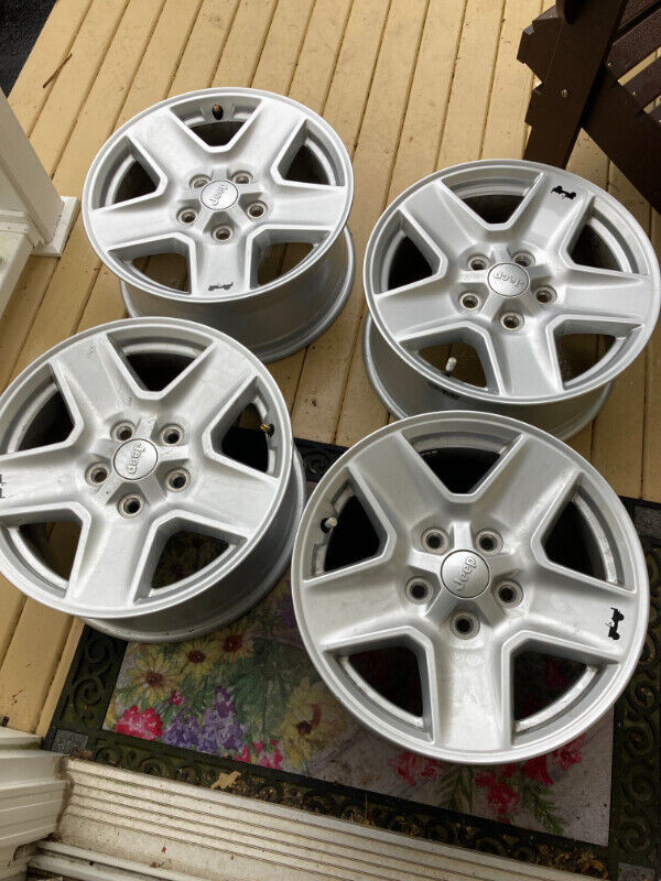 4 Jeep 17" Alloy Rims with Sensors  in Tires & Rims in Cape Breton