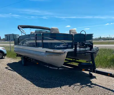 This is a pre-owned 2016 Castmaster 220 Pontoon boat, perfect for leisurely cruises and on-water rel...