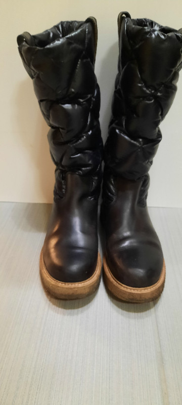 Moncler ladies boots in Women's - Shoes in Markham / York Region - Image 2