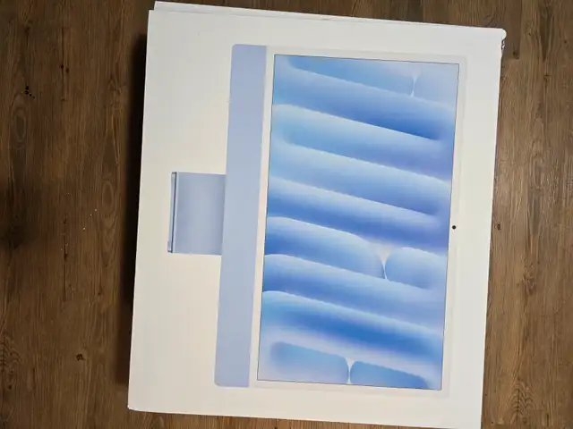 Apple 2024 iMac All-in-One Desktop Computer with M4 chip,$1900. in Desktop Computers in Longueuil / South Shore - Image 2