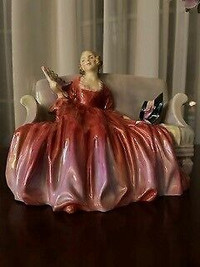 Royal Doulton Figurine Sweet and Twenty HN1298