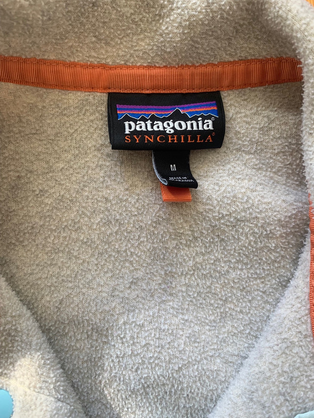 Patagonia sweater in Women's - Tops & Outerwear in Mississauga / Peel Region - Image 2