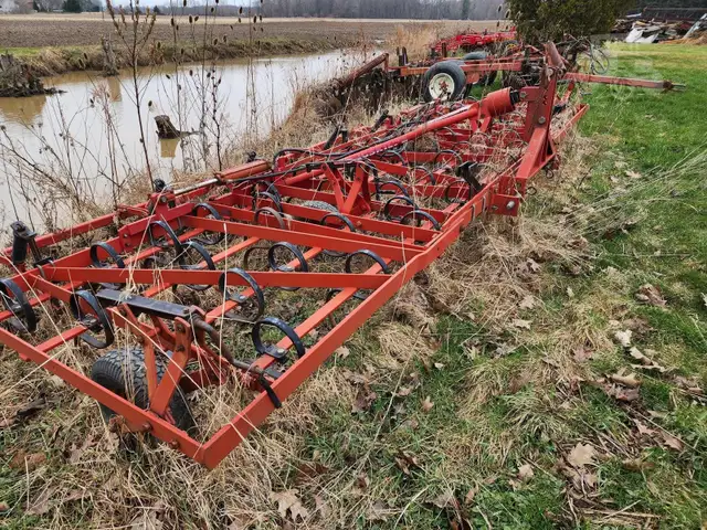 2001 Kongskilde SGB2418 Field Cultivator in Farming Equipment in Norfolk County - Image 3