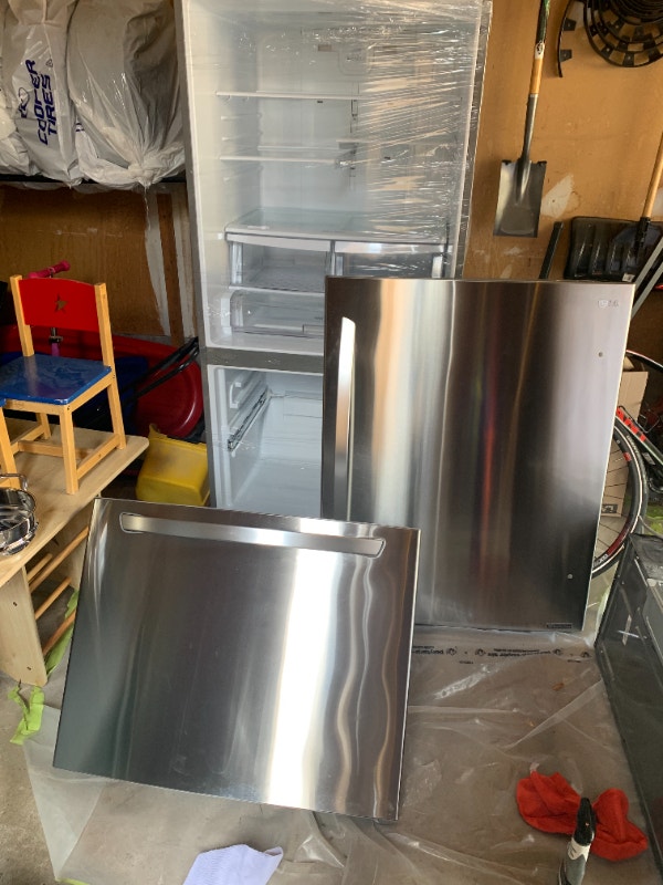 LG 33" Refrigerator LDC24370ST Ice maker, Stainless Steel Refrigerators Markham / York