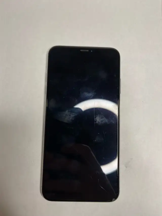 Silver IPhone Xs Max [256 GB] in Cell Phones in City of Toronto - Image 3
