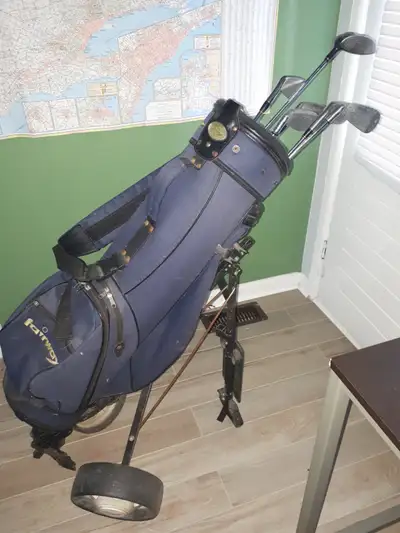 A mix of clubs including maraging triple power, titleist 735cm, south bay tungsten matrix tx-9 6&3,...