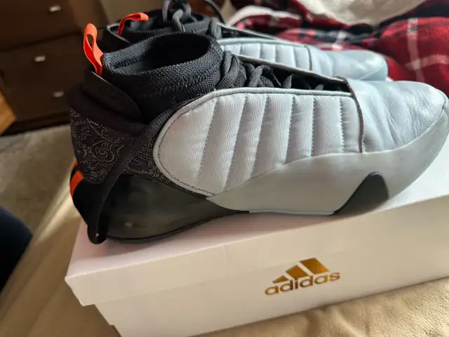 basketball shoes in Men's Shoes in Oshawa / Durham Region - Image 3