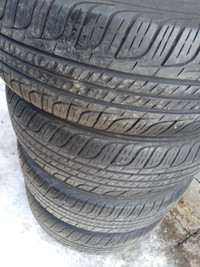 4 pneus été 195-70R14 Toyo Excellent état.Usure 8/32 (neuf=10/32