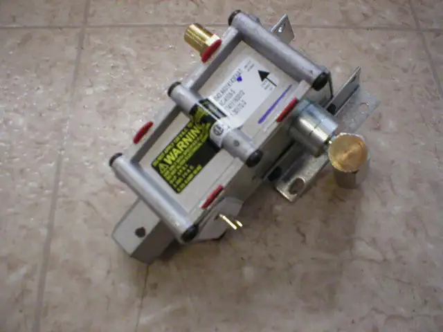 FOUR OVEN CUISINIÈRE POELE KITCHEN STOVE CUISINE PROPANE VALVE in Stoves, Ovens & Ranges in Longueuil / South Shore - Image 7
