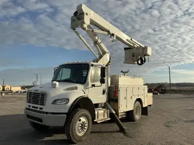 2018 FREIGHTLINER M2 106 4X4 8.9L DIESEL - AUTOMATIC 46 FT WORKING HEIGHT MATERIAL HANDLING 2 MAN BU...