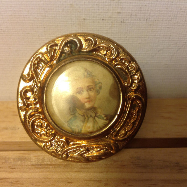 Antique  Snuff Box Miniature  Portraits in Arts & Collectibles in Vancouver - Image 2