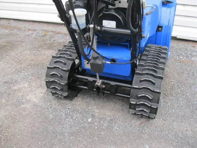 Souffleuse YAMAHA YT624EJA Snowblower souffleur chenilles in Snowblowers in Laval / North Shore - Image 10