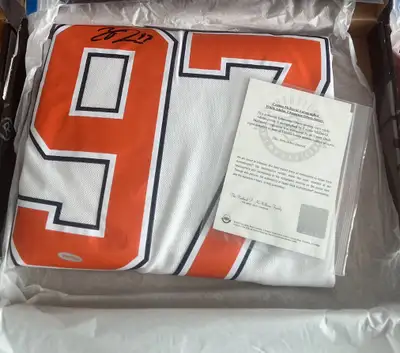 Connor Mcdavid Upper Deck COA Plz text for quick response 905-999-9614