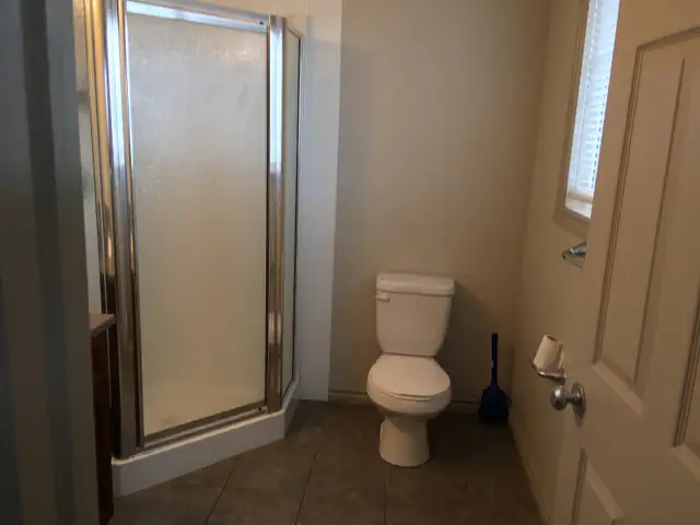 Top of House for rent in Eagle Ridge in Long Term Rentals in Fort McMurray - Image 7