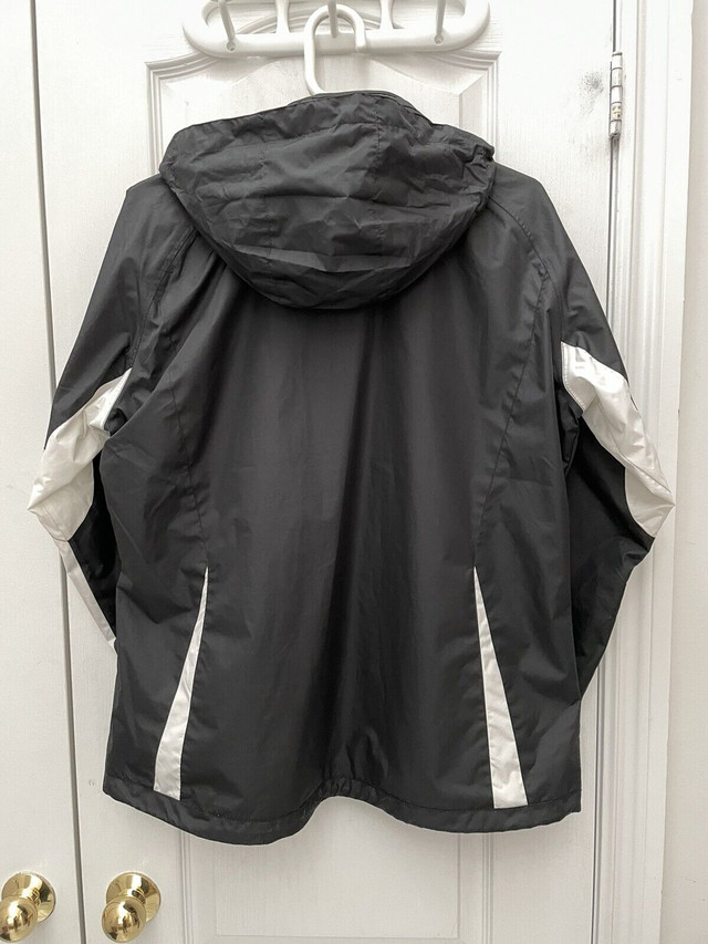 Stormpack Rain/Windbreaker Hooded Jacket Women’s (XL) Gently Use in Women's - Tops & Outerwear in Markham / York Region - Image 2