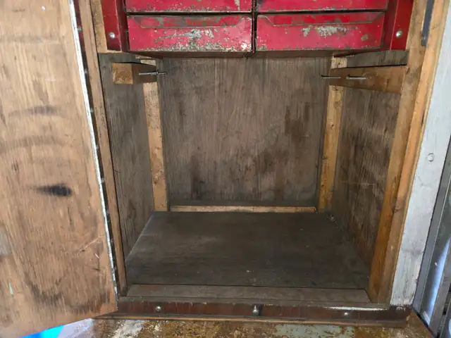 4 Steel Drawers Wood Bench Tool Cabinet With Lock And Key in Tool Storage & Benches in Windsor Region - Image 10
