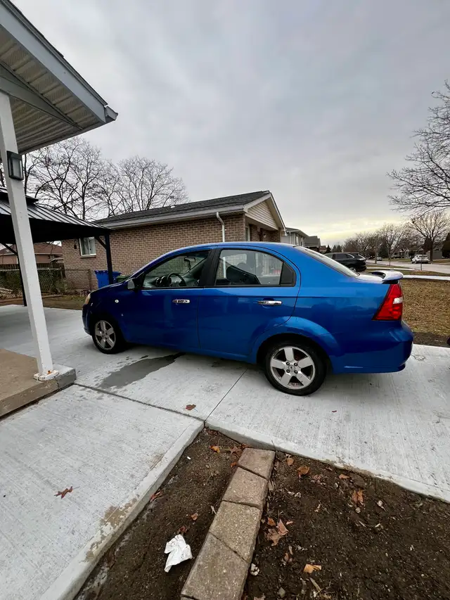 2007 Pontiac Wave For Sale in Cars & Trucks in Windsor Region - Image 4
