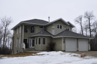 Beautiful Acreage 10 Minutes From Red Deer